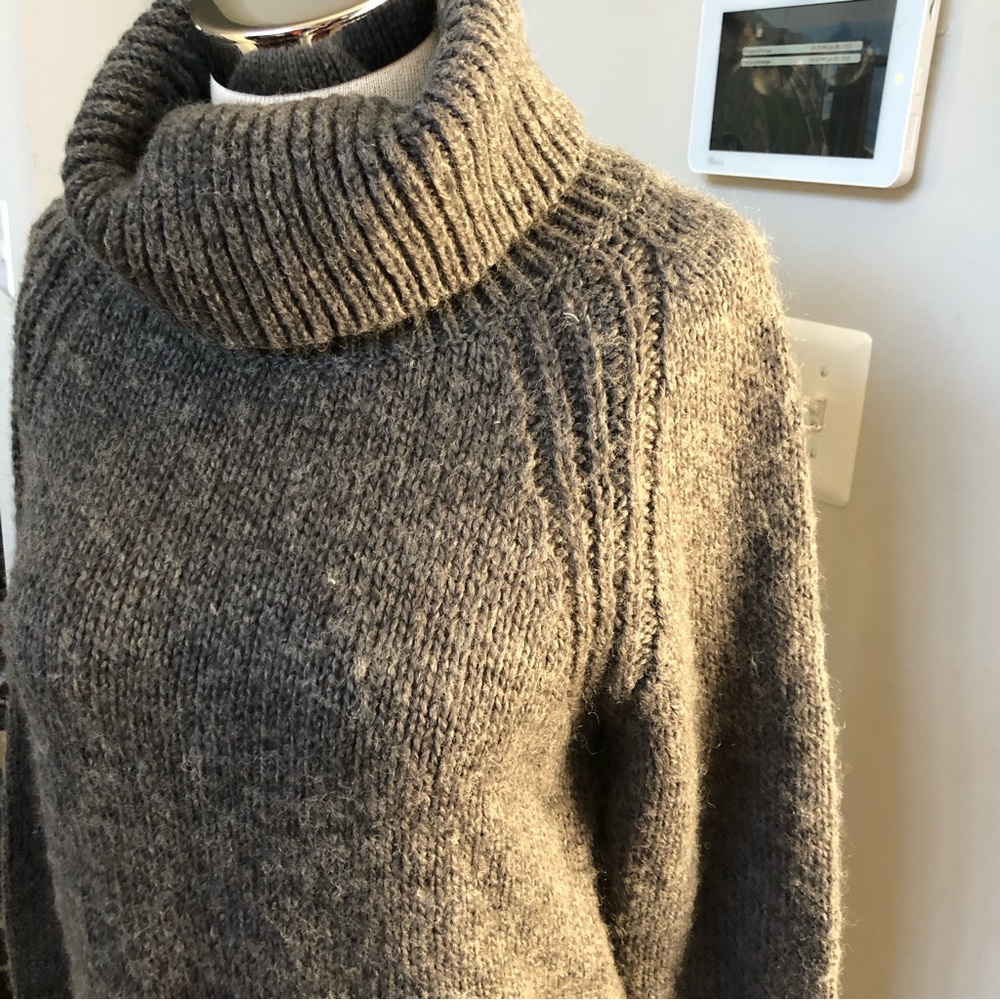 Anthropology Ruby Moon Sweater With Bottom Side Z… - image 3